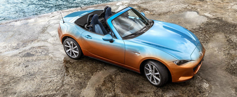 Fie ca-i caroseria in doua culori sau interiorul imbracat in... denim, nu ai cum sa nu iubesti aceasta Mazda MX-5 Fie ca-i caroseria in doua culori sau interiorul imbracat in... denim, nu ai cum sa nu iubesti aceasta Mazda MX-5