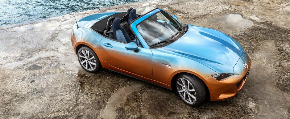 Fie ca-i caroseria in doua culori sau interiorul imbracat in... denim, nu ai cum sa nu iubesti aceasta Mazda MX-5