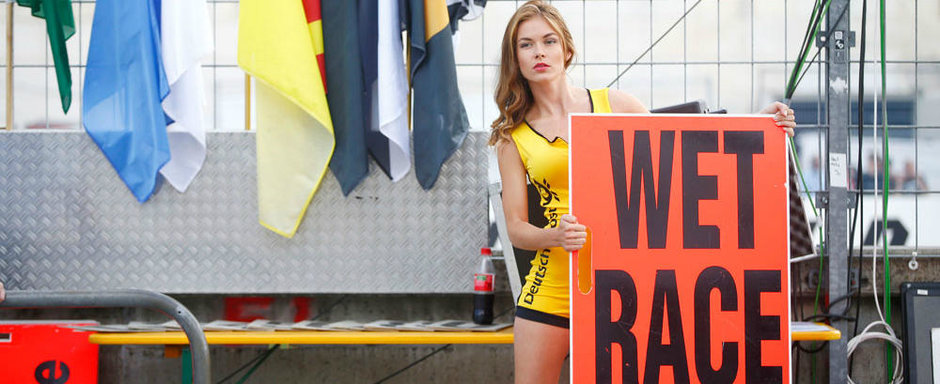 Fiecare cursa incepe cu ele. Fetele frumoase ale Campionatului German de Turisme Fiecare cursa incepe cu ele. Fetele frumoase ale Campionatului German de Turisme