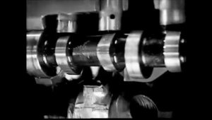 Filmul asta din 1937 ne explica mai bine ca orice mecanic cum functioneaza ungerea motorului