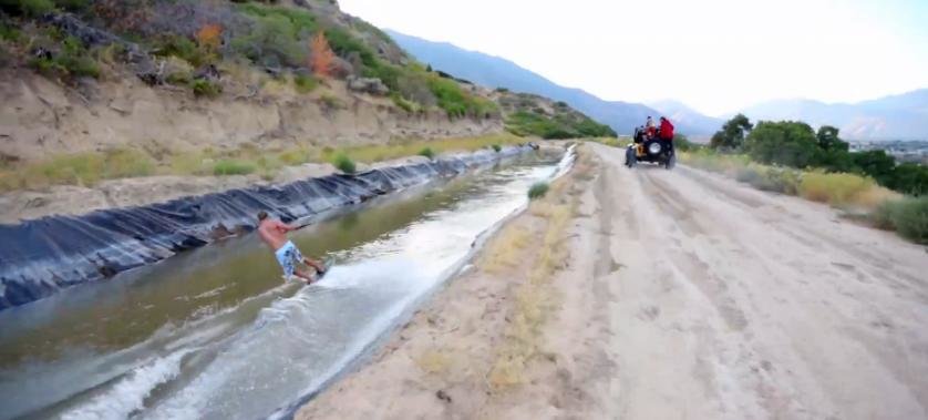 Filmul care iti va face toata saptamana mai frumoasa: Ghetto Wakeboarding Filmul care iti va face toata saptamana mai frumoasa: Ghetto Wakeboarding