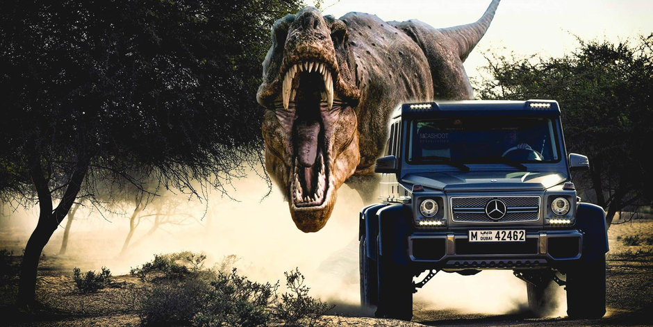 Filmul 'Jurassic World 2015': dinozaurii si masinile care ii fugaresc