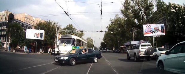 Filmul saptamanii: cand tramvaiul se razbuna pe un sofer violent