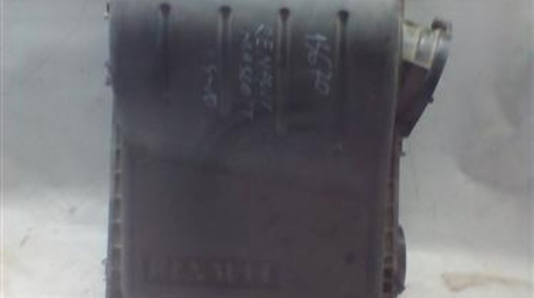 Filtru aer Renault Mascott An 2004 2005 2006 2007 2008 2009 2010 cod 7420973454