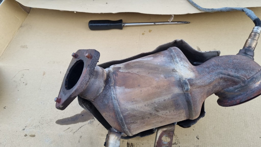 Filtru de particule Astra J din 2010/2020 motor 1.4 benzina cu turbo cod piesa: 6528798171