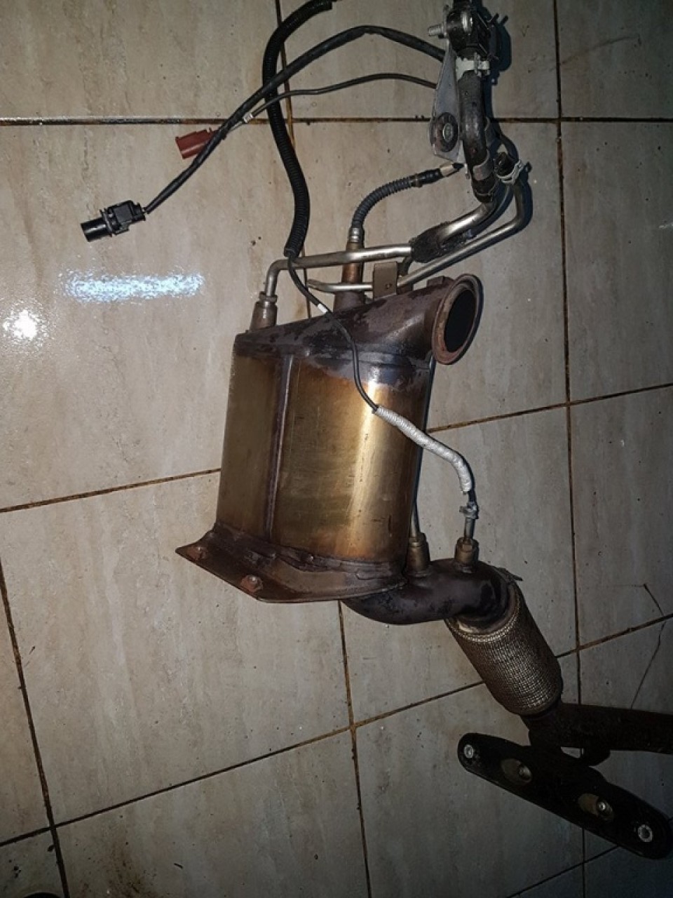Filtru particule (dpf) vw jetta III 1.9 tdi bls 105 cai