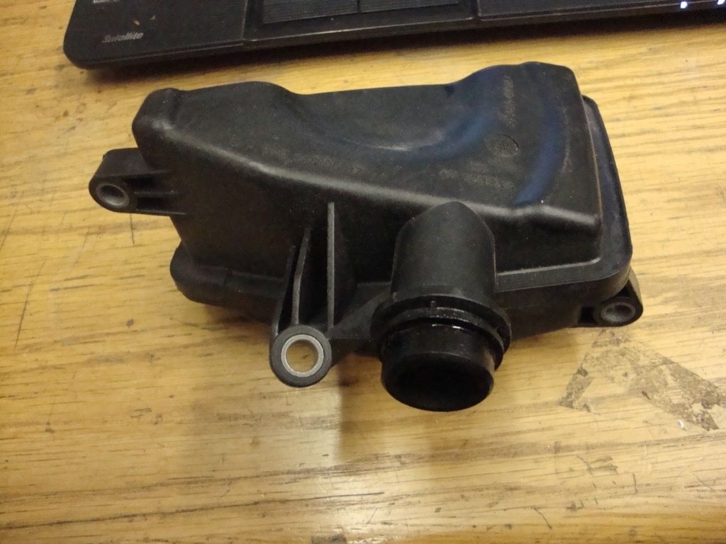 Filtru rezonator Mercedes S-class w221 A6421400087