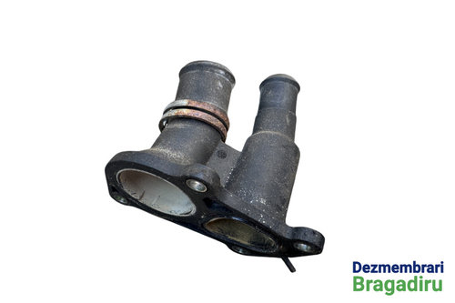 Flansa apa / lichid racire Cod: 2S6G-9K478-BA Ford Focus 2 [2004 - 2008] Hatchback 5-usi 1.6 MT (101...