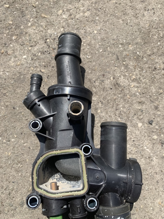 Flansa lichid racire Ford Mondeo MK4 [2007 - 2010] Liftback 2.0 TDCi DPF AT (140 hp) MK4 (BA7) TITANIUM