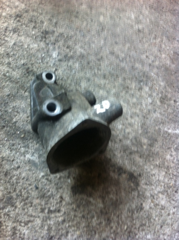 Flansa termostat Opel Zafira A [1999 - 2003] Minivan 5-usi 1.6 MT (101 hp) Z16XE (F75_)