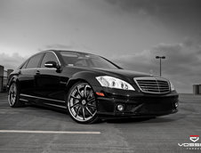 Flying Low: Mercedes S65 AMG & Vossen VF051