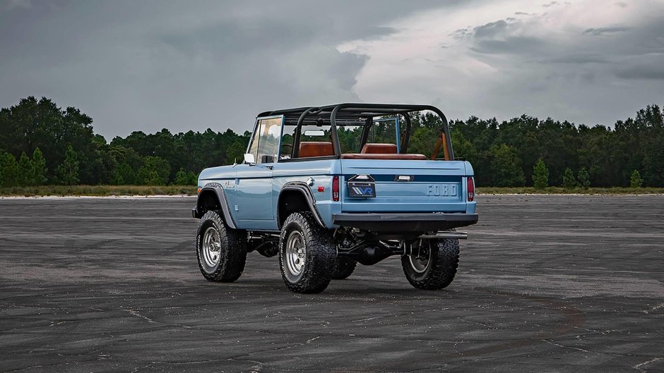 Ford Bronco din 1973 restaurat