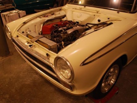 Ford Cortina cu inima de S2000 Ford Cortina cu inima de S2000