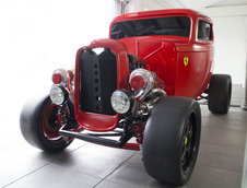 Ford din 1932 cu motor de Ferrari