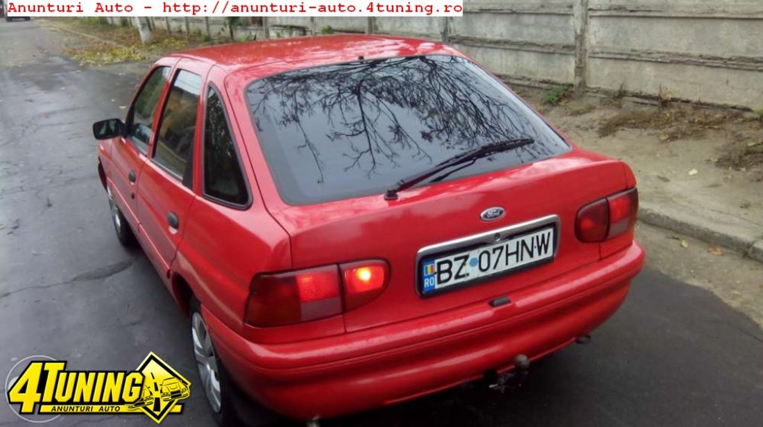 Ford Escort berlina 18