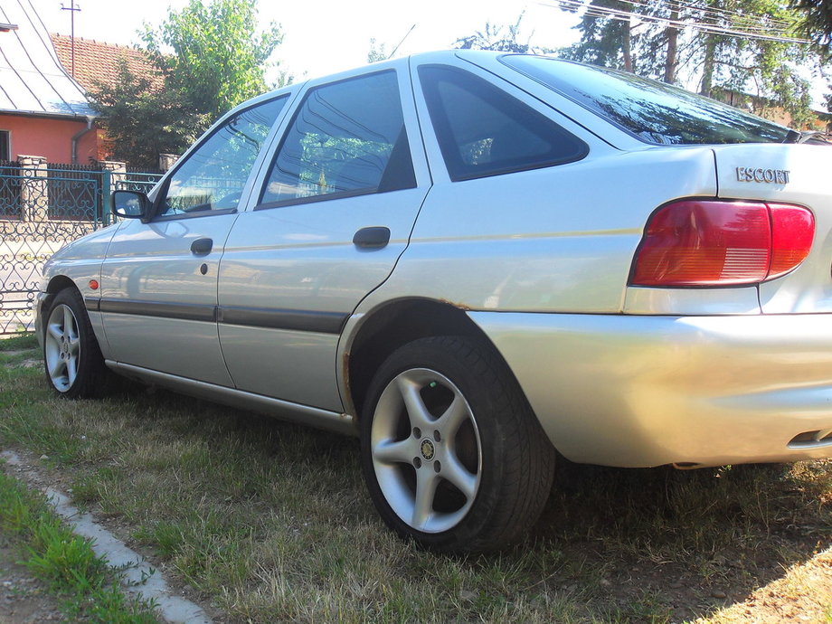 Ford Escort Mk6