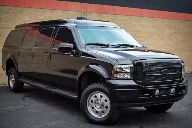 Ford Excursion limo de vanzare