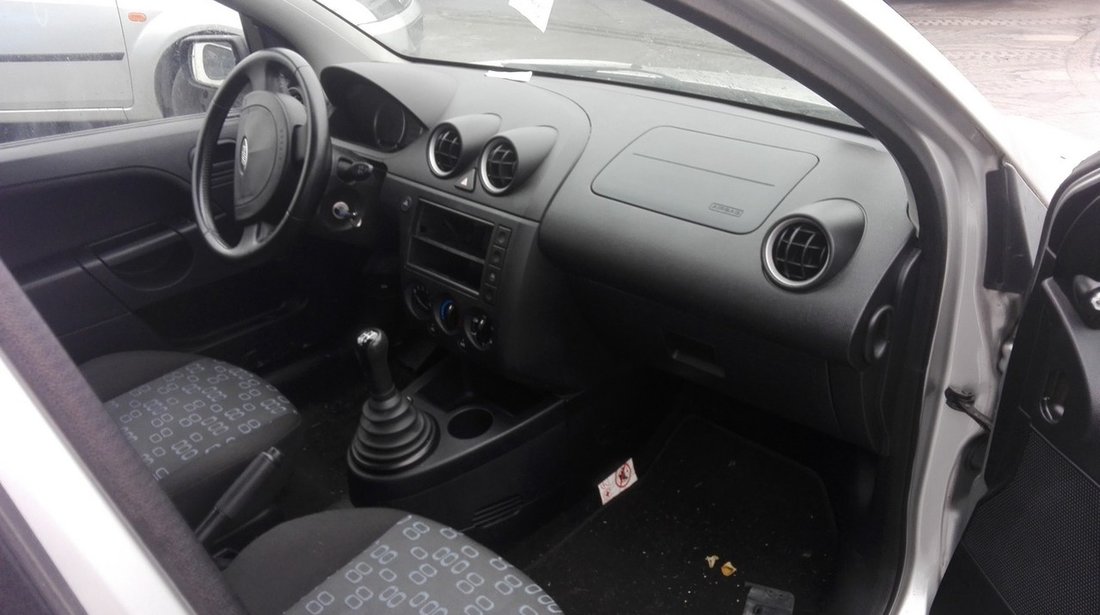 ford fiesta 1.25 tip motor FUJA an 2003