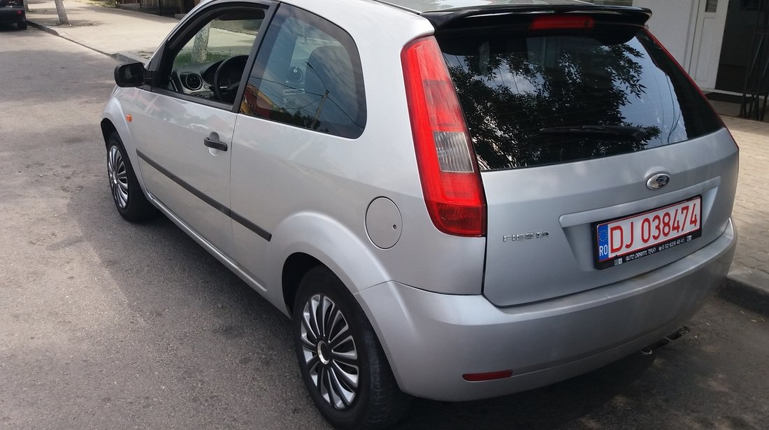 Ford Fiesta 1.3L, fara optiuni 2004