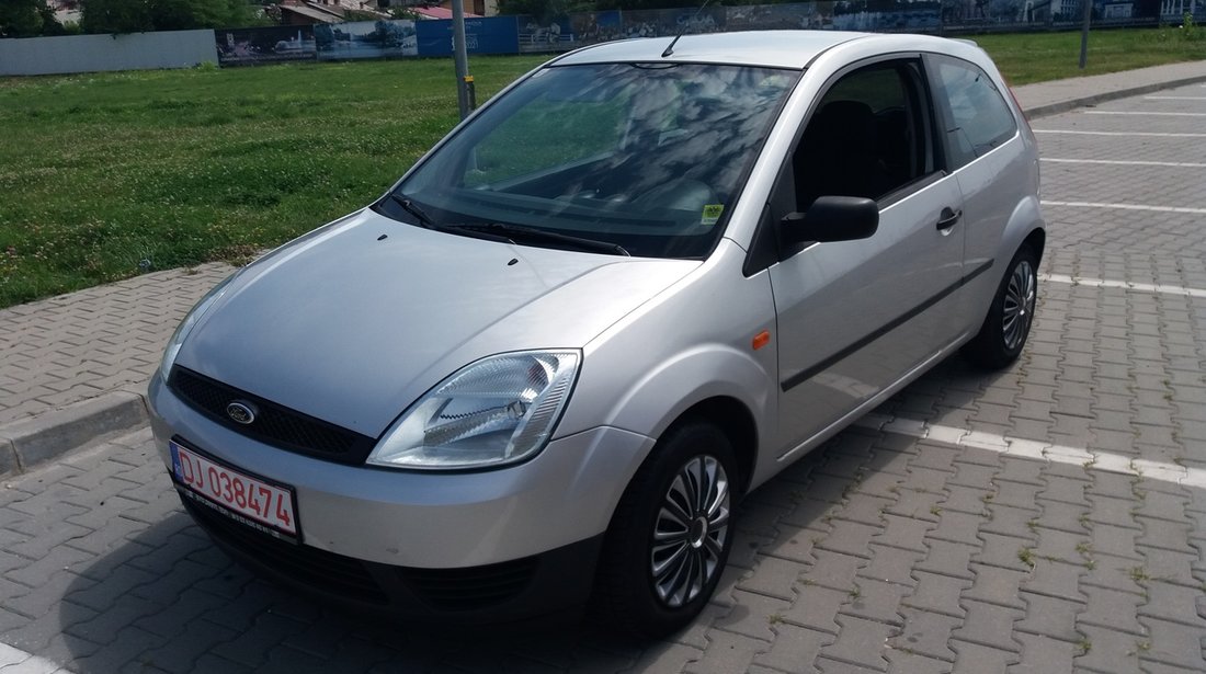 Ford Fiesta 1.3L, fara optiuni 2004