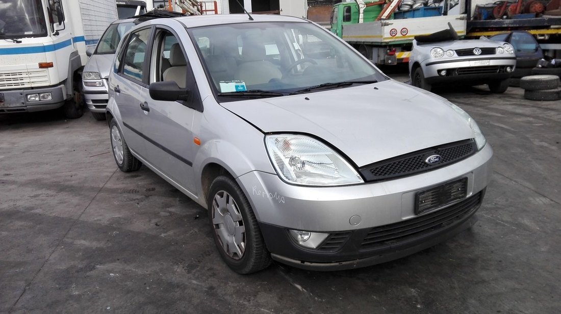 ford fiesta , an fabricatie 2004 , 1.25 tip motor fuja