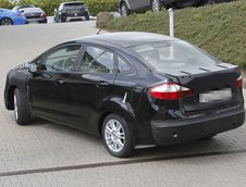 Ford Fiesta Sedan - Poze Spion