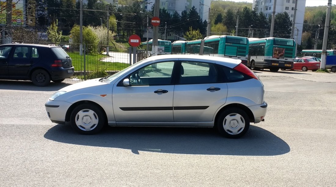 Ford Focus 1.6 Scurt 4 usi 2003