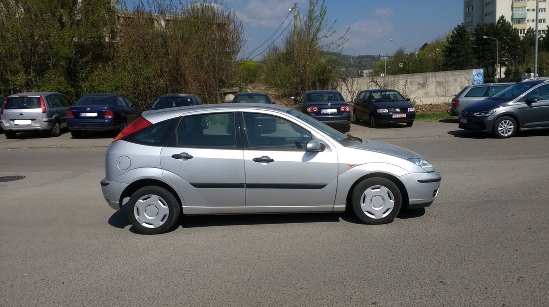 Ford Focus 1.6 Scurt 4 usi 2003