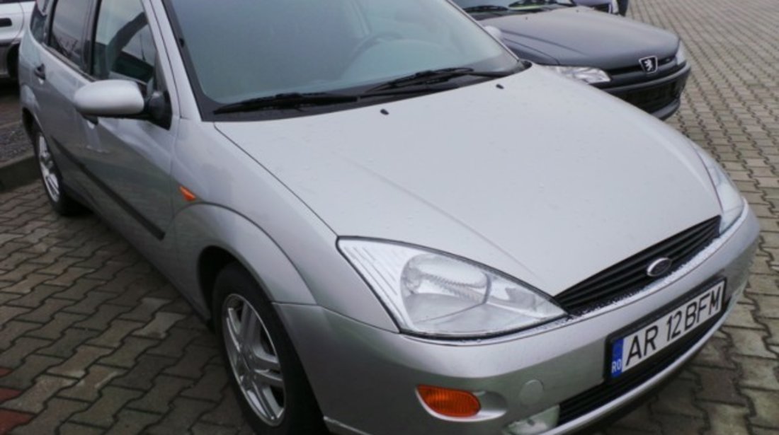 Ford Focus 1.6i Ghia 2001