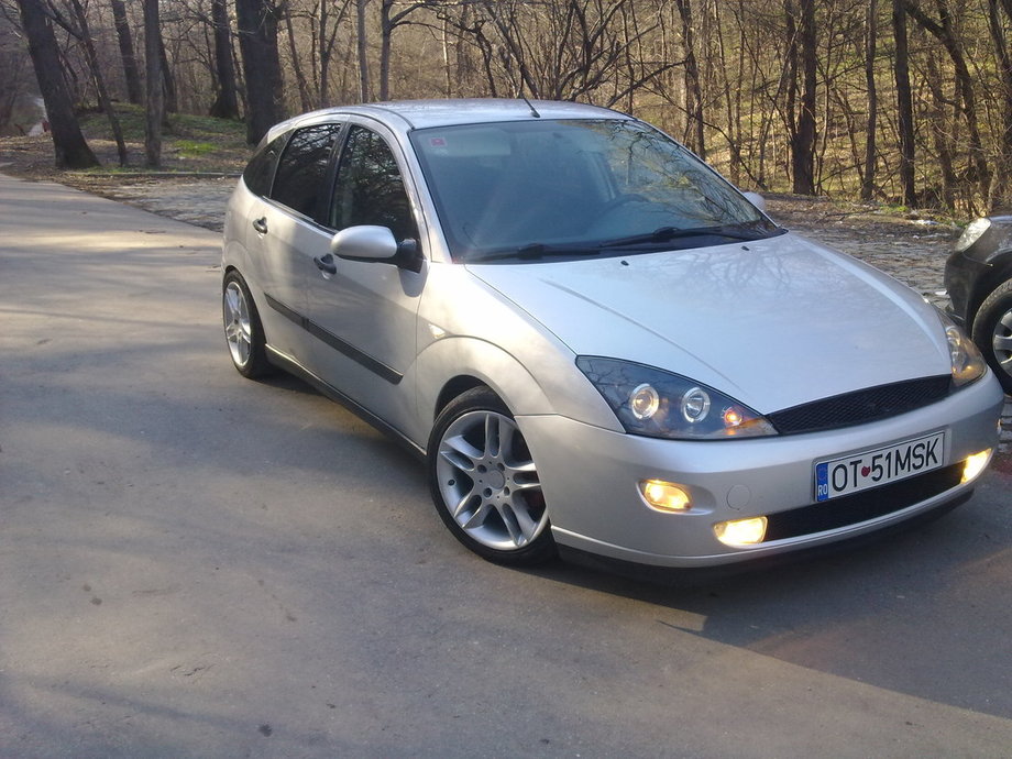 Ford Focus 1.8 16v