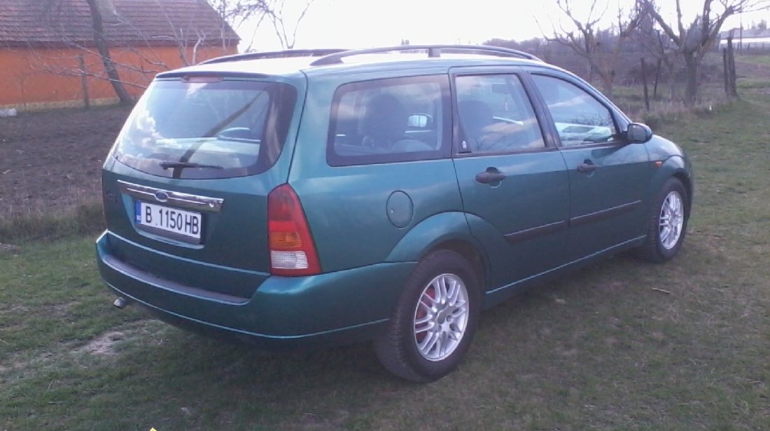 Ford Focus Ghia 1 8 tddi