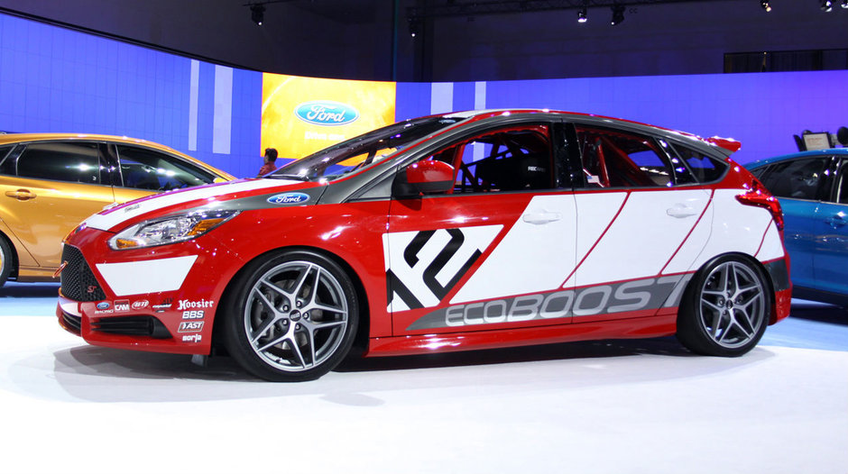 Ford Focus Race Car Concept - dezvaluit la Los Angeles Ford Focus Race Car Concept - dezvaluit la Los Angeles