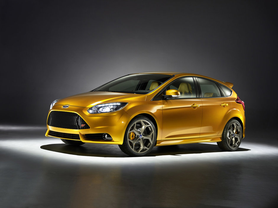 Ford Focus ST 2011 se arata la Paris