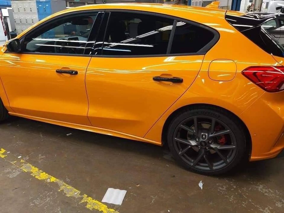 Ford Focus ST complet necamuflat