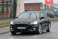 Ford Focus ST necamuflat