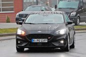 Ford Focus ST necamuflat