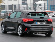 Ford Focus ST necamuflat