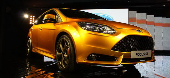 Ford Focus ST - Un hot hatch numai bun de iubit!