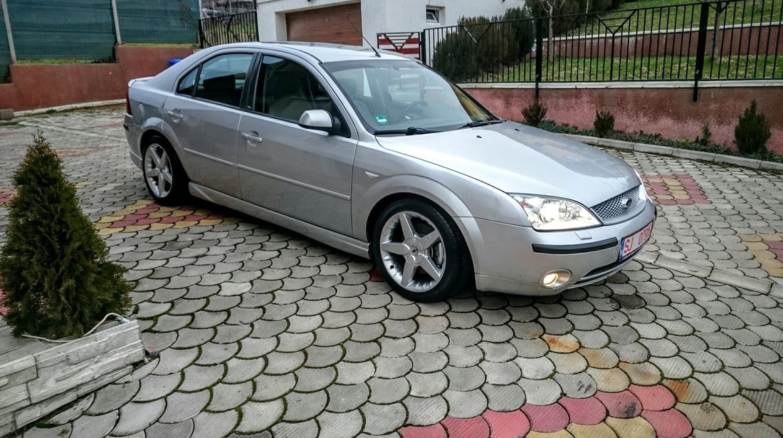 Ford Mondeo GHIA 2001