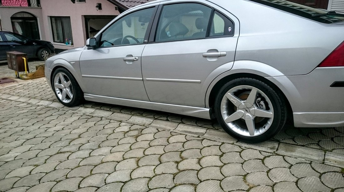 Ford Mondeo GHIA 2001