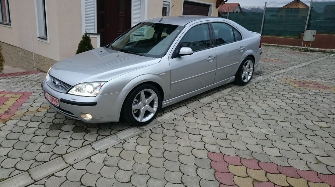 Ford Mondeo GHIA 2001