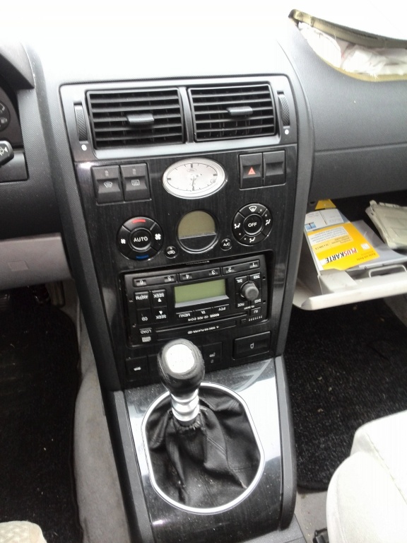 Ford mondeo Limuzina 2002 1.8B 84kw 125cp Volan stanga Piese