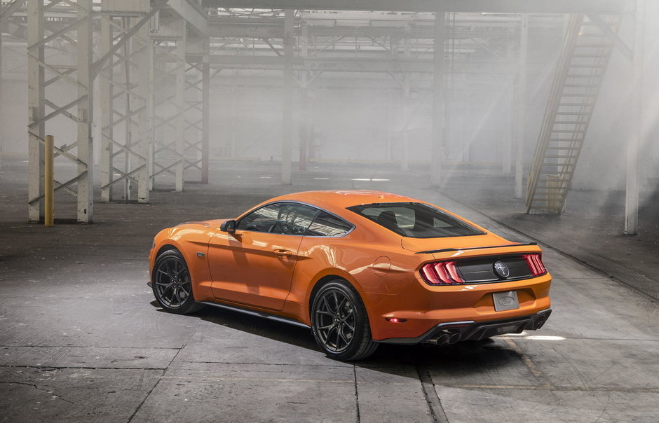 Ford Mustang 2.3L High Performance Package