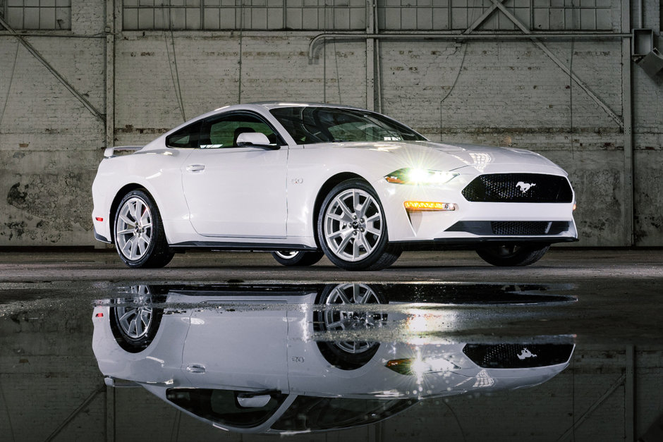 Ford Mustang Coupe Ice White