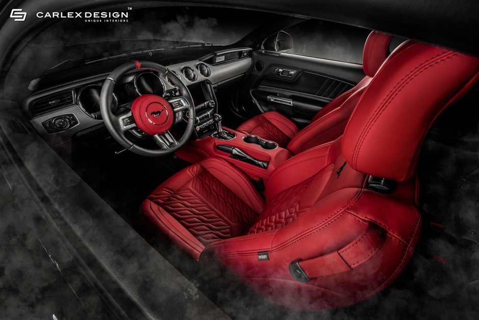 Ford Mustang cu interior Carlex