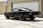 Ford Mustang Fastback cu motor de 7.0 litri