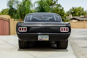 Ford Mustang Fastback cu motor de 7.0 litri