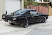 Ford Mustang Fastback cu motor de 7.0 litri