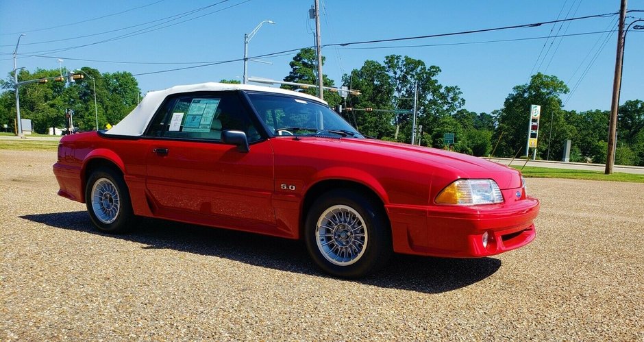 Ford Mustang GT cu 2.100 de kilometri