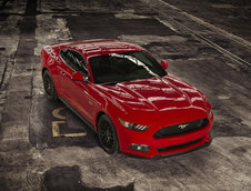 Ford Mustang GT si Fasback